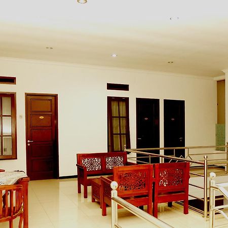Oyo 350 D' Maktab Homestay Syariah Malang Dış mekan fotoğraf