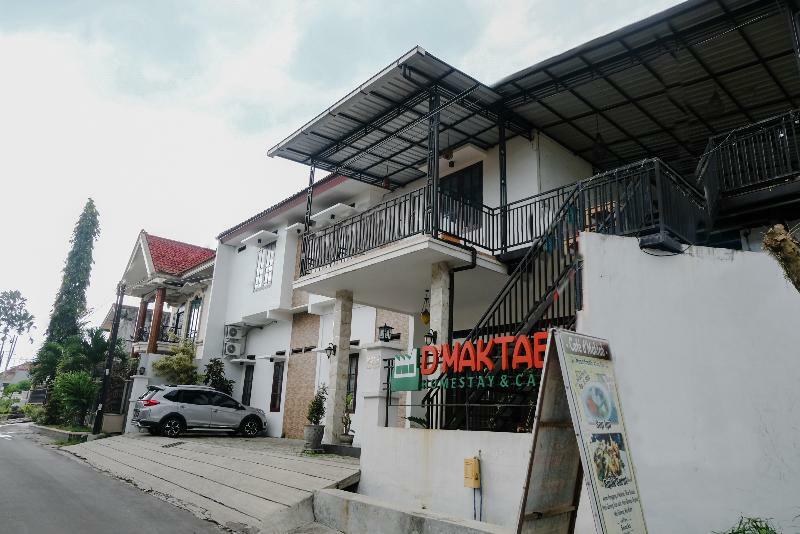 Oyo 350 D' Maktab Homestay Syariah Malang Dış mekan fotoğraf